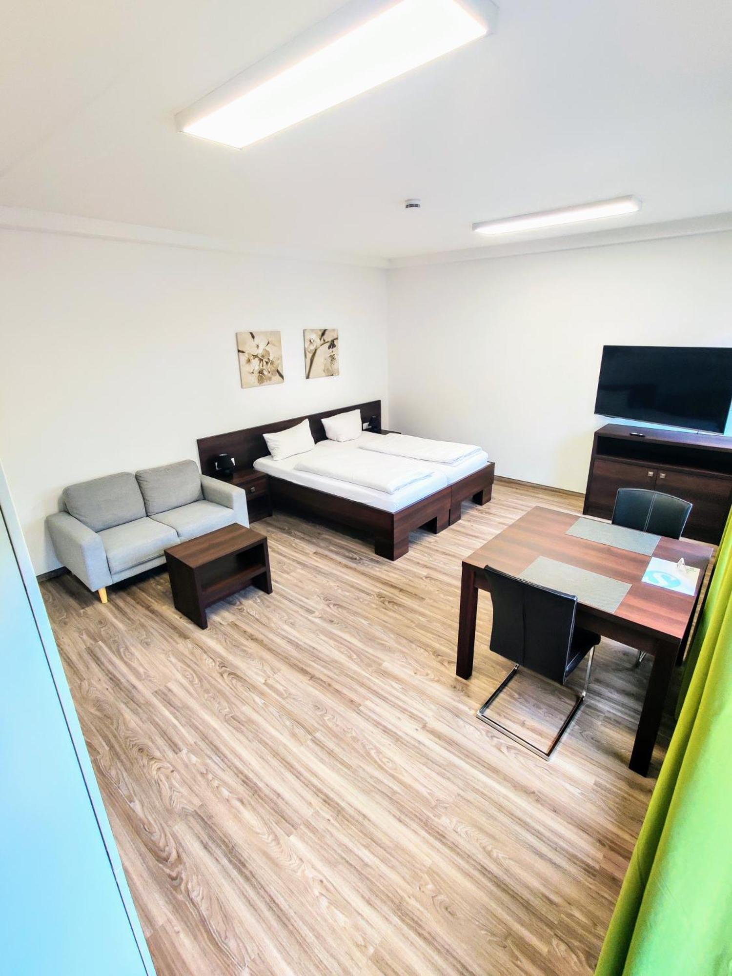 Boardinghouse - Stadtvilla Budget Швайнфурт Екстериор снимка