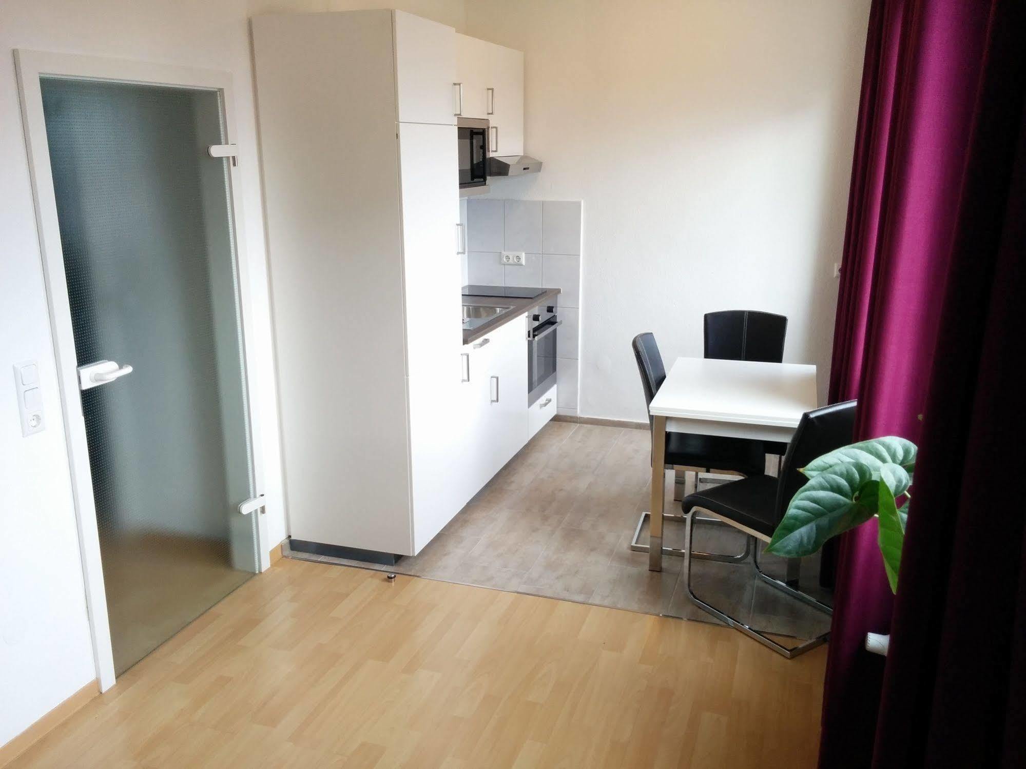 Boardinghouse - Stadtvilla Budget Швайнфурт Екстериор снимка