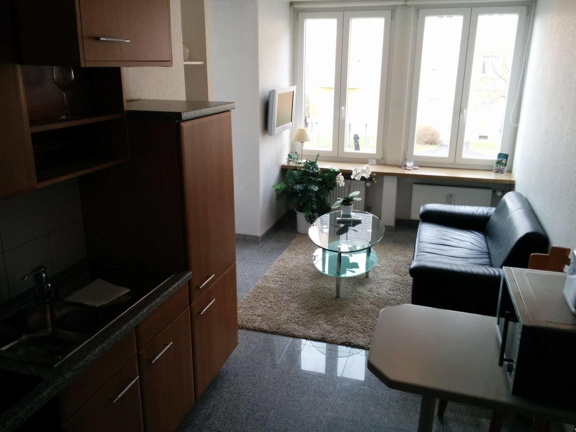 Boardinghouse - Stadtvilla Budget Швайнфурт Екстериор снимка
