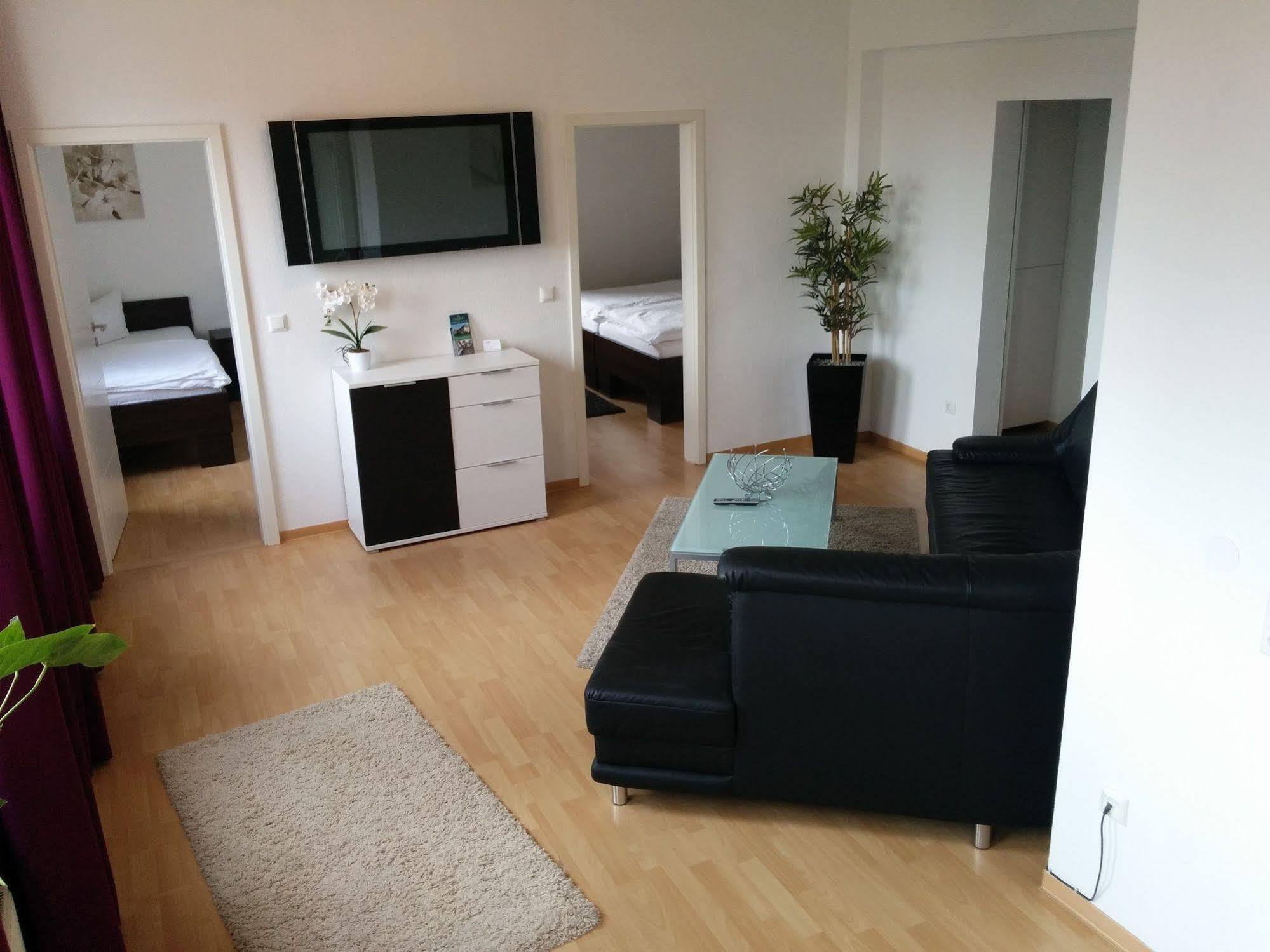 Boardinghouse - Stadtvilla Budget Швайнфурт Екстериор снимка