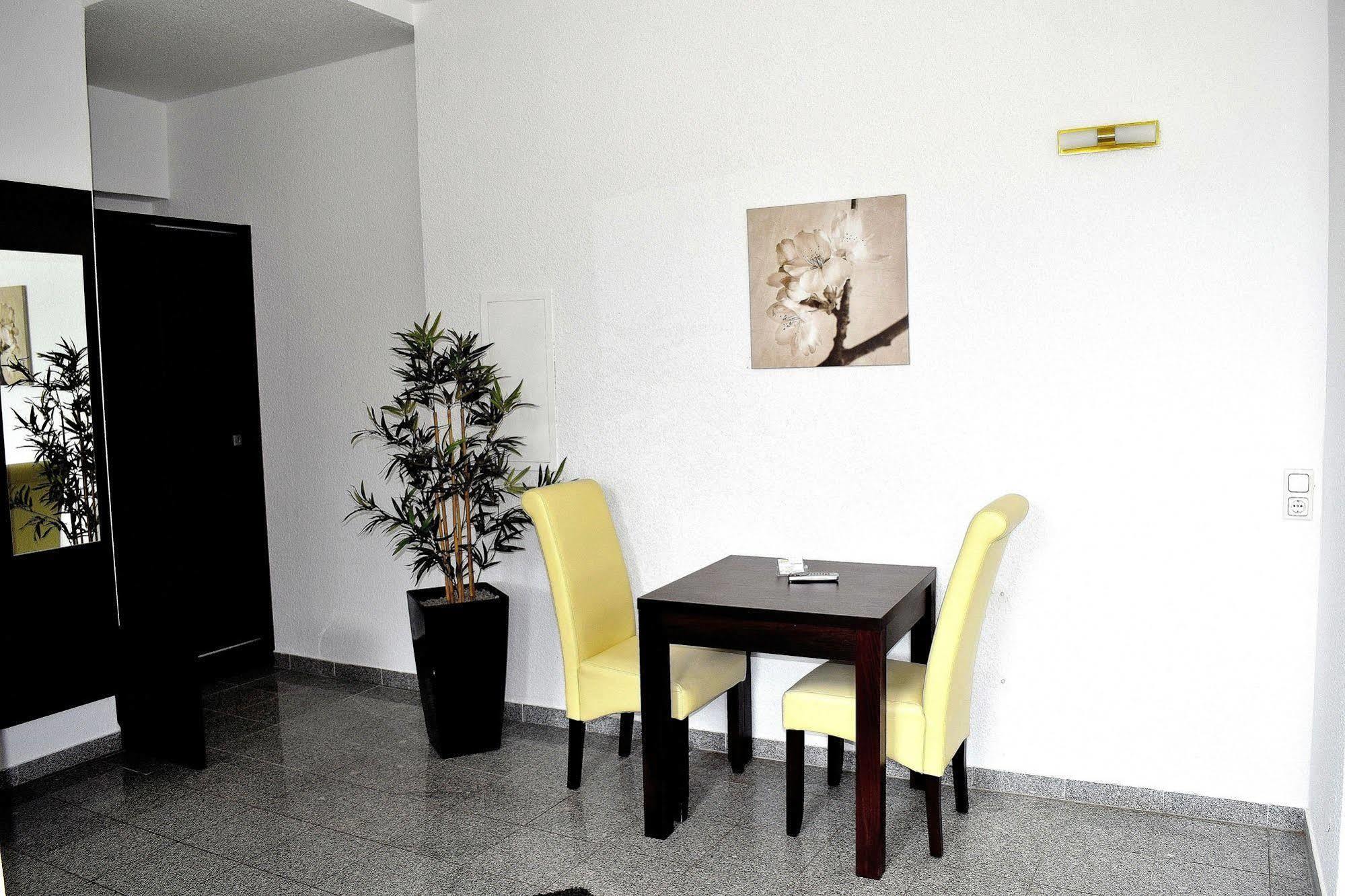 Boardinghouse - Stadtvilla Budget Швайнфурт Екстериор снимка