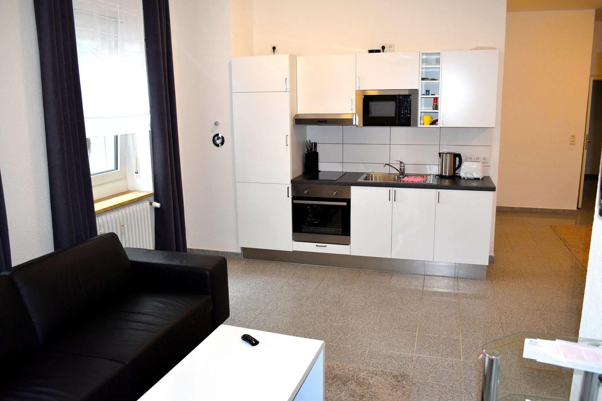 Boardinghouse - Stadtvilla Budget Швайнфурт Екстериор снимка