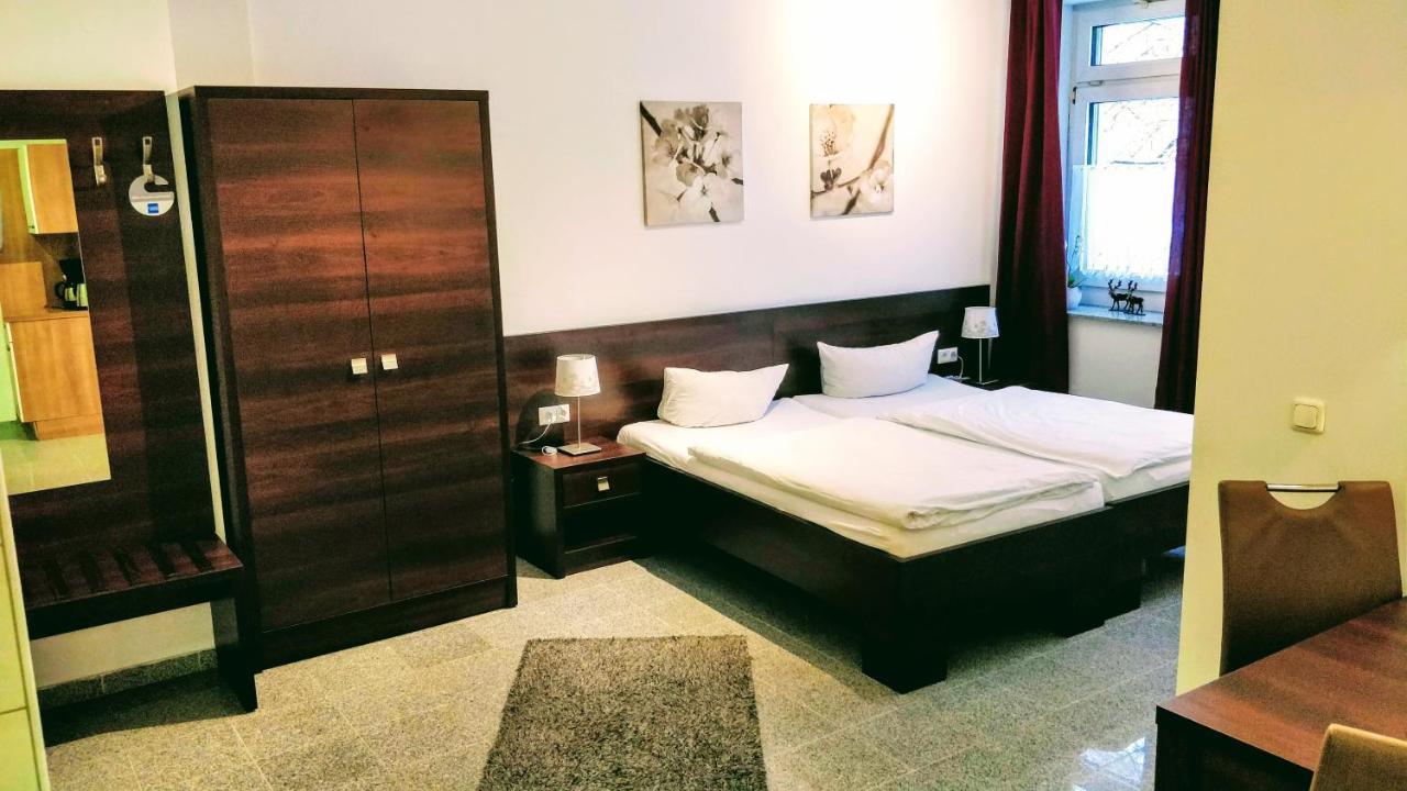 Boardinghouse - Stadtvilla Budget Швайнфурт Екстериор снимка